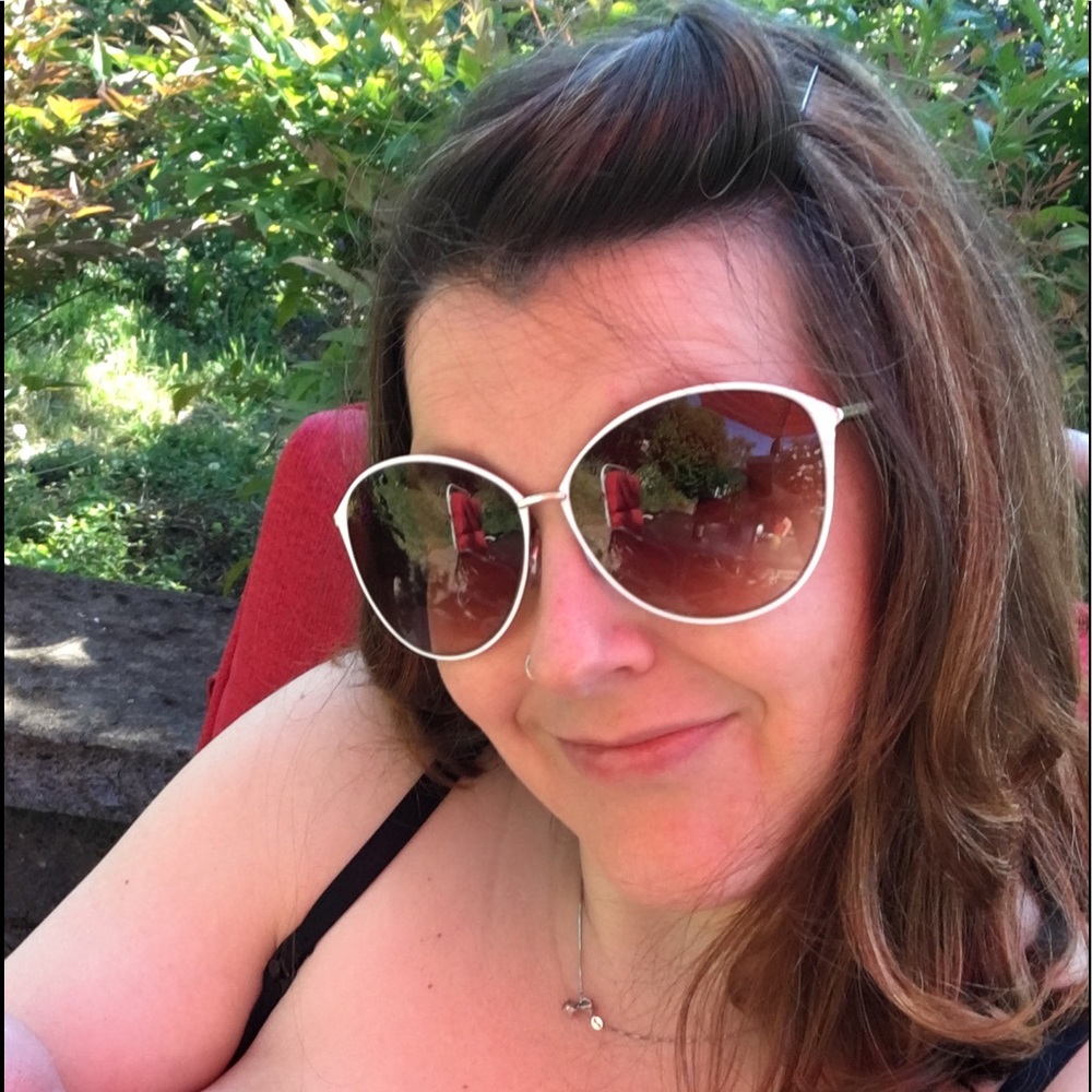 Meet your Posher, Whitney